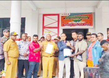 Bupati Waran Dampingi Honorer Datangi Kantor BKN Regional XIV Manokwari, Aspirasi Bakal Diteruskan ke Menpan-RB