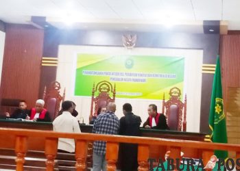 Masih Ada TerdugaPelaku Korupsi Sewa Gedung DPRD Teluk Bintuni TakDiproses