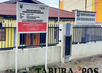 Pemkab Manokwari Tandai Aset Bangunan dan Tanah dengan Plang Berlogo KPK