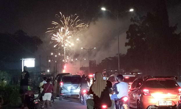 Warga Antusias Kunjungi Kediaman Bupati Manokwari di Tahun Baru 2025