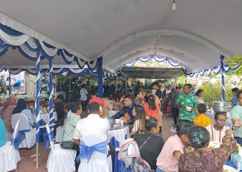 Warga Antusias Kunjungi Kediaman Bupati Manokwari di Tahun Baru 2025