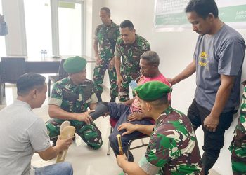 Korem 181/PVT Laksanakan Bakti Sosial Penyerahan Kaki Palsu Kepada Masyarakat