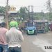 Truk Kontainer Bermuatan Pakan Ternak Terbalik di Jl. Gajah Mada