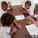 Anak-anak di Yayasan Cahaya Papua Barat Belajar Memakai Media Lingkungan