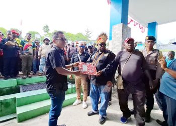 PAL-KOAP Papua Barat Unjuk Rasa Damai Tuntut Efisiensi Anggaran Ditinjau Ulang