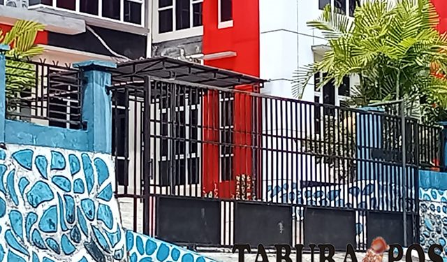 Meski Palang Dibuka, Tak Ada Aktivitas di Kantor Kesbangpol