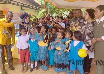 Suryati Ajak Dukung Yayasan Cahaya Papua Barat Kembangkan Pendidikan