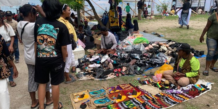 Berkah Pedagang di Perayaan HUT Pekabaran Injil, Berjualan dan Rekreasi