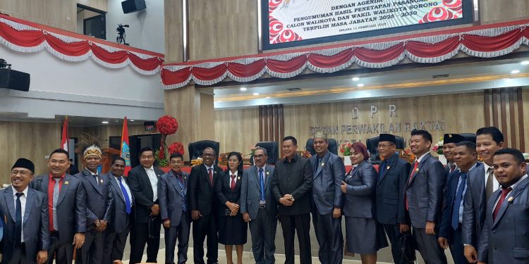Paslon Septinus Lobat – Anshar Karim Diumumkan sebagai Walikota & Wakil Walikota Sorong Periode 2025-2030