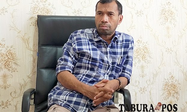 Penjabat Gubernur Papua Barat Tandatangani Pergub Pengangkatan 1.002 Tenaga Honorer