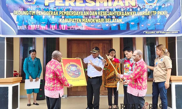 Terharu, Sri Lestari Waran Teteskan Air Mata Perpisahan Saat Peresmian Gedung PKK