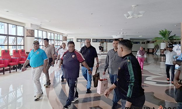 Penjabat Gubernur Papua Barat Tandatangani Pergub Pengangkatan 1.002 Tenaga Honorer