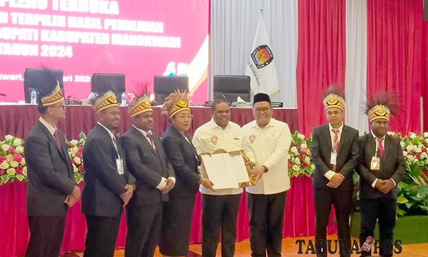 Sah, KPU Manokwari Tetapkan Pasangan HERO Sebagai Cabup – Cawabup Terpilih Periode 2025-2030