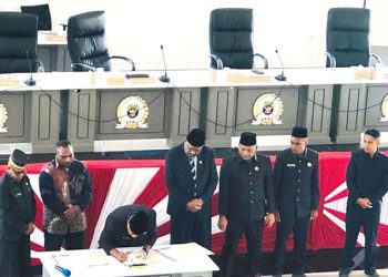 DPRK Kaimana Tetapkan Bupati dan Wakil Bupati Terpilih