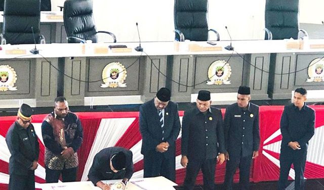 DPRK Kaimana Tetapkan Bupati dan Wakil Bupati Terpilih