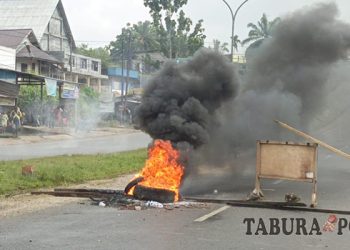 Warga Blokade Jalan, Warga Sipil Tewas Diduga Dikeroyok Oknum Yonzipur PPA