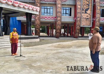 Pimpin Apel Jumat, Bupati Waran Berpesan Kerja Baik