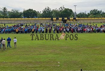Persiapan Syukuran dan Pesta Rakyat, ASN Bersihkan Stadion dan GOR Sanggeng