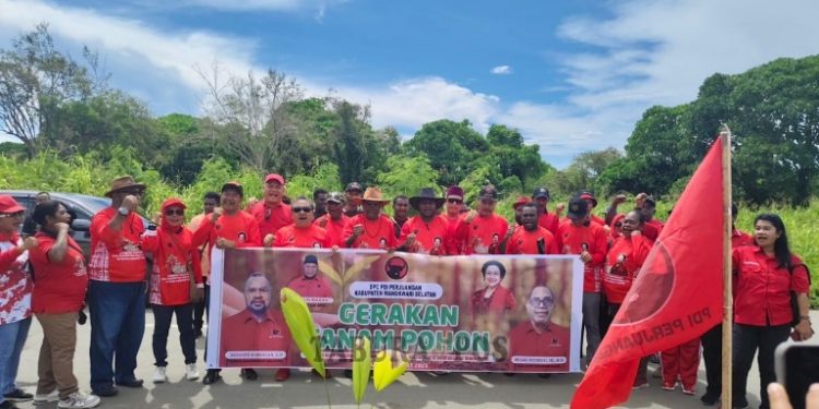 PDI Perjuangan Aksi Penanaman Pohon di Ransiki dan Oransbari