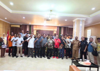 Forum Suku Nusantara Siap Sambut Kedatangan Gubernur PB dengan Prosesi Adat Ditandai Penyerahan ‘Kampak dan Parang’