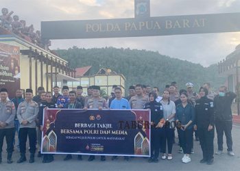 Polda Papua Barat Bagikan Takjil dan Berbuka Puasa Bersama Wartawan