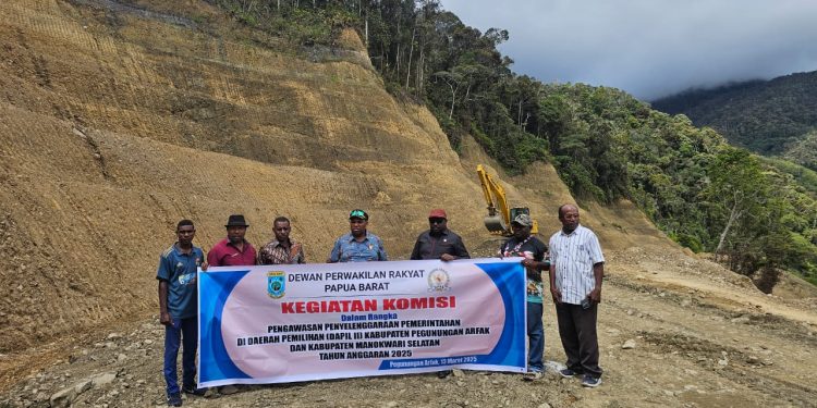 Reses, Yulianus Dowansiba Soroti Peningkatan Jalan dan Jembatan di Pegaf-Mansel Masih Terabaikan