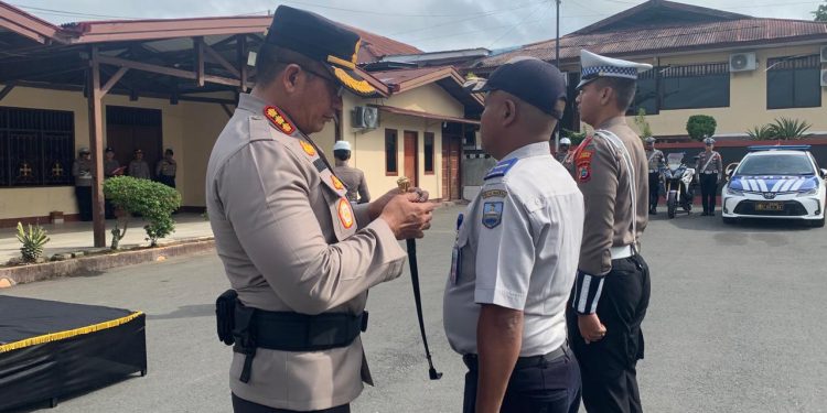 Polresta Manokwari Gelar Pasukan Operasi Ketupat Mansinam 2025