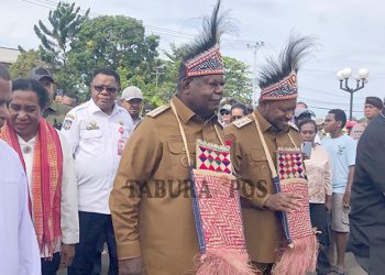 Tiba di Sorong, Gubernur dan Wagub PBD Kunjungi  Gereja dan Masjid