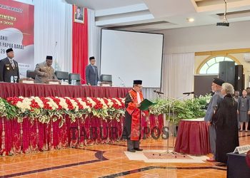 Petrus Makbon Resmi Jabat Wakil Ketua DPR Papua Barat