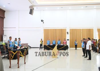 Kapolda Papua Barat Pimpin Pengambilan Sumpah dan Pakta Integritas Penerimaan Polri Terpadu TA 2025