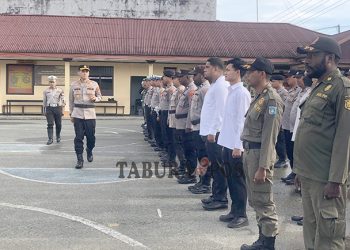 Kapolres Sorong Pimpin Apel Gabungan Ketupat Dofior 2025