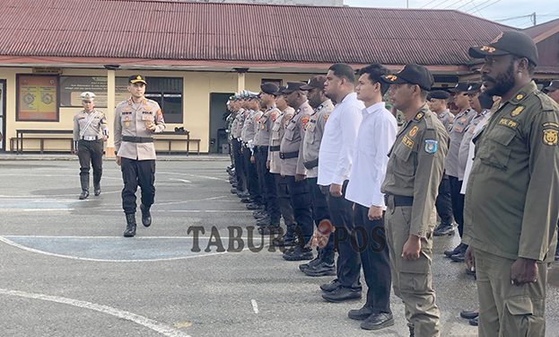Kapolres Sorong Pimpin Apel Gabungan Ketupat Dofior 2025