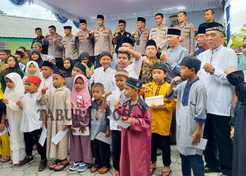 Polda Papua Barat Santuni Ratusan Anak Yatim dan Piatu
