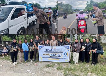 Kanwil Ditjen Pemasyarakatan Papua Barat Bersama LPP Manokwari Bagi Takjil Untuk Masyarakat