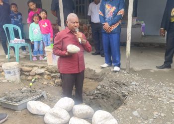 Rumah Pastori GPdi La- Hairoi Masni Dibangun, Dominggus Mandacan Bantu 200 Sak Semen