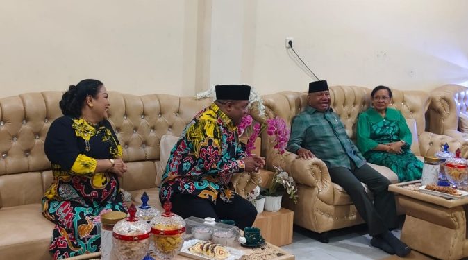 Silaturrahmi  Idul Fitri, Gubernur PB Kunjungi Wagub, Sekda, Tokoh Muslim Hingga Sopir Pribadi