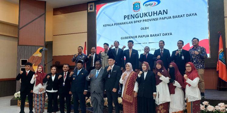 Gubernur dan Wali Kota Sorong Pastikan Program Pendidikan Sekolah Gratis Terlaksana Tahun ini