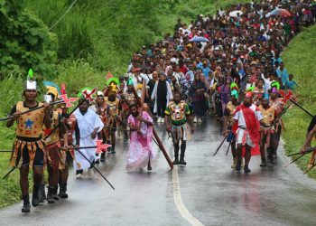 ‘Jalan Salib’ Cara Umat Kristen di Mansel Menyambut Hari Raya Paskah