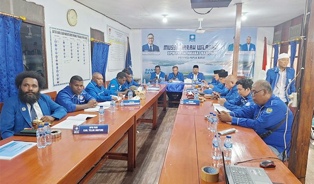 Rachmat Sinamur  Kelima Kalinya Terpilih Jadi Ketua PAN Papua Barat