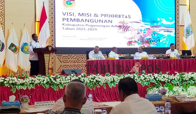 Bupati Pegaf Minta Dukungan Pemprov Papua Barat Kembangkan Hasil Pertanian dan Pariwisata