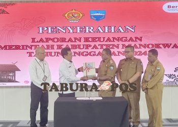 Bupati Serahkan LKPD T.A 2024 ke BPK RI Perwakilan Papua Barat