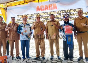 DPMPTSP Serahkan Bantuan Peralatan Produksi untuk UMKM OAP