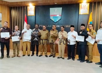 Pemkab Manokwari Angkat 9 Tenaga Ahli Bupati dan Wakil Bupati