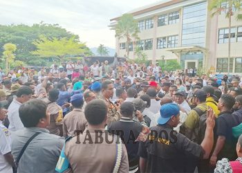 Wow, Ada Tenaga Honorer Pemprov Papua Barat Meraih Gelar S1 pada Usia 18 Tahun?