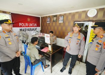 Sidak Polsek Samarinda Kota, Kapolri Tekankan Berantas Premanisme-Optimalkan Pelayanan