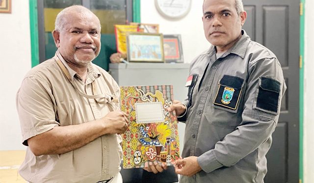 Marthen Yewun Serahkan Kuasa ke Yan Warinussy