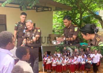 Kunjungi Yayasan Cahaya Papua Barat, Kajati Serahkan Bantuan Pendidikan