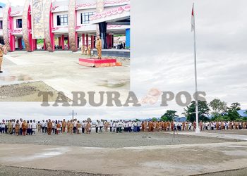 Pimpin Apel Senin, Bupati Bernard Menilai Disiplin Pegawai Terus Menurun