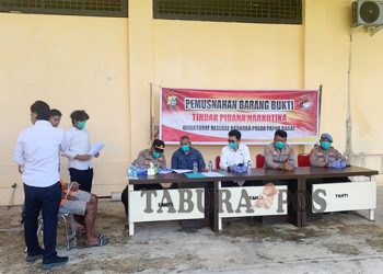 Ditresnarkoba Musnahkan Ganja dari Dua Tersangka
