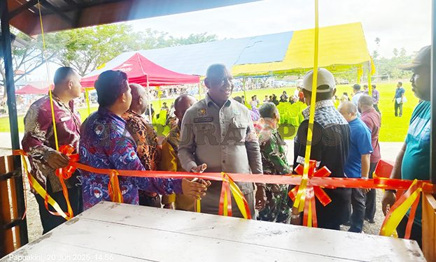 Resmikan Lapak, Mandacan: Simbol Kemandirian, Kreatifitas dan Kerja Keras